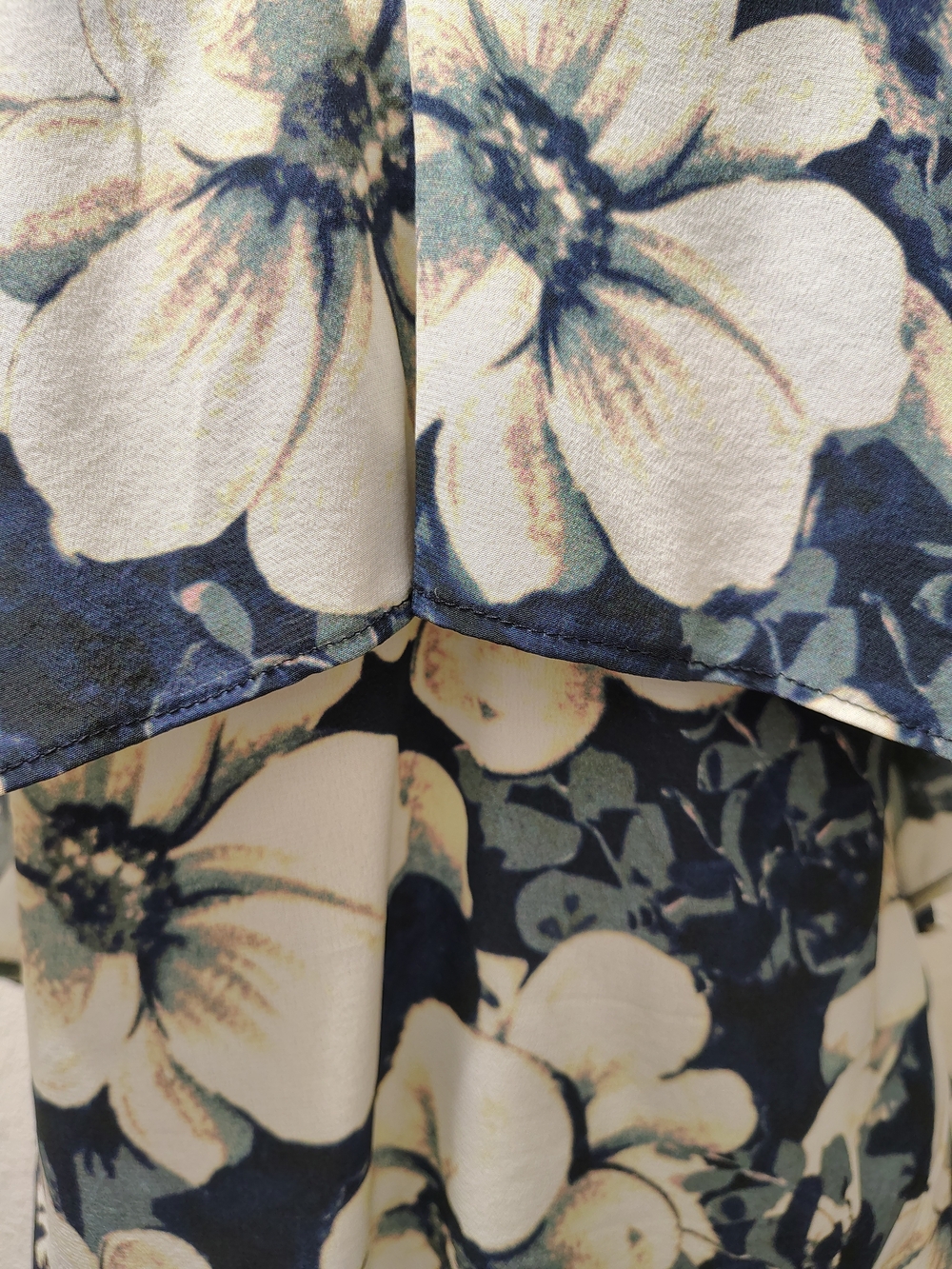INTERMIX Lia 100% Silk Floral V-Neck Flowy Layered Sleeveless Top Multicolored - Picture 2 of 6